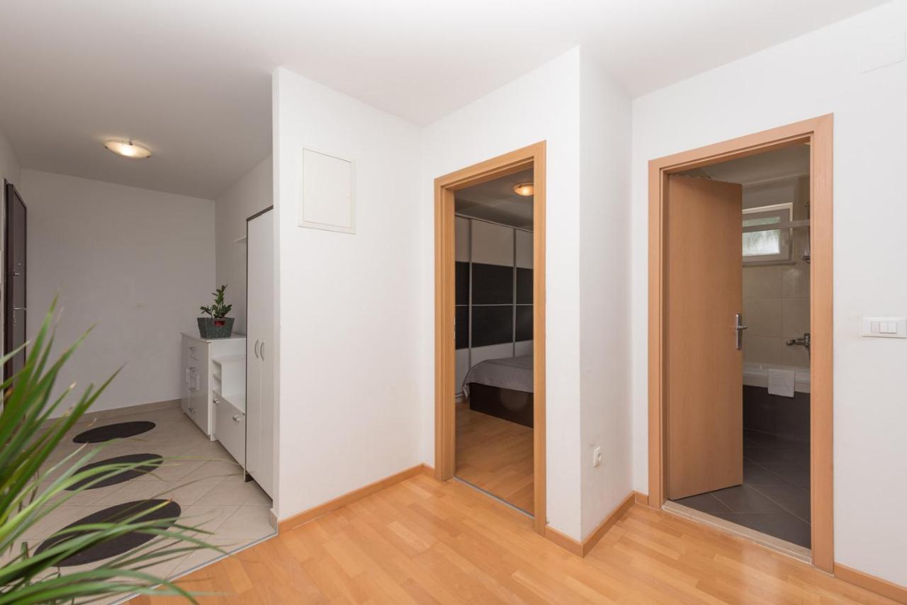 Apartment Sea View In Makarska, Free Parking ภายนอก รูปภาพ