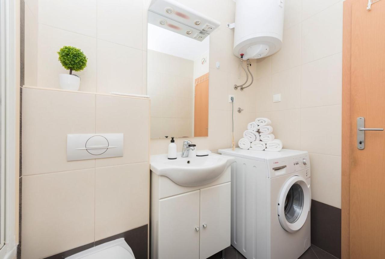Apartment Sea View In Makarska, Free Parking ภายนอก รูปภาพ