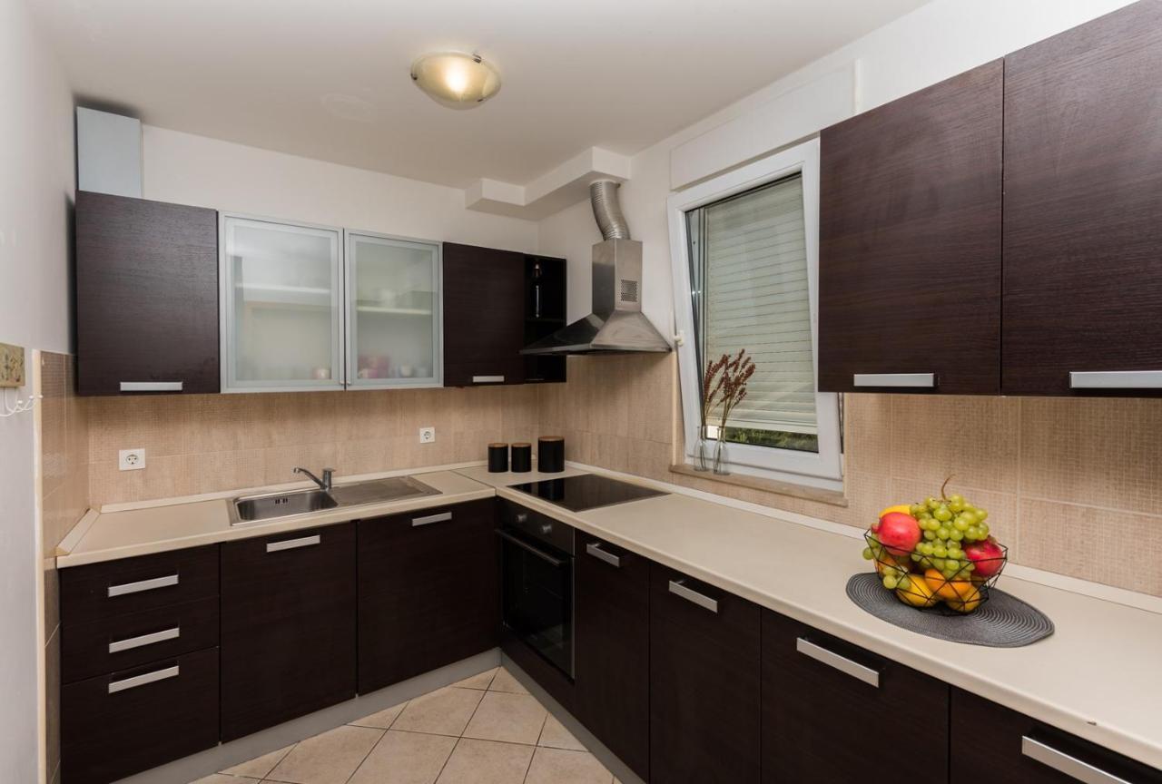Apartment Sea View In Makarska, Free Parking ภายนอก รูปภาพ