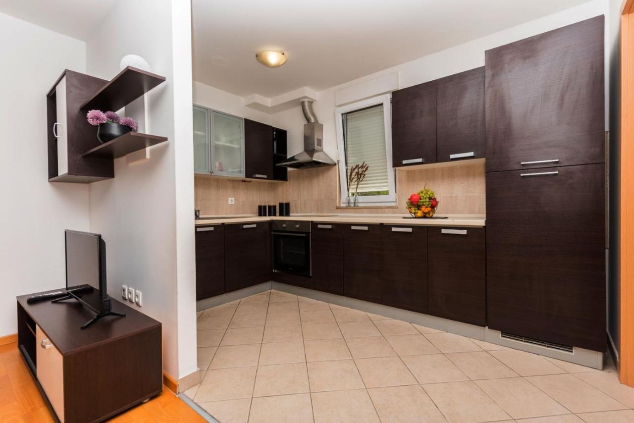Apartment Sea View In Makarska, Free Parking ภายนอก รูปภาพ